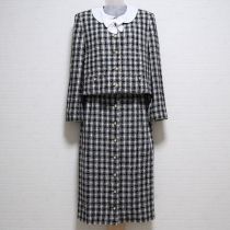 黒系チェックツイードスーツ