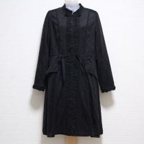 黒花モチーフフェイクスウェードワンピース