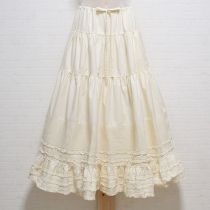 クリームピンタックスカート