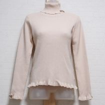ベージュリボン付きリブタートルセーター