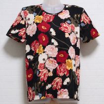 黒花柄Tシャツ