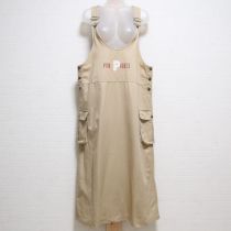 ベージュロゴジャンパースカート