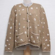 ベージュ花刺繍ニットカーディガン