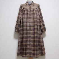 ベージュ系チェックレース使いワンピース