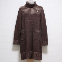 茶うさぎワンポイント刺繍入りタートルニットチュニック