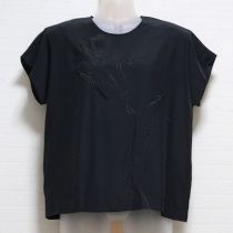 黒チューリップ刺繍ブラウス