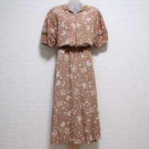 ベージュ桜プリントポリワンピース