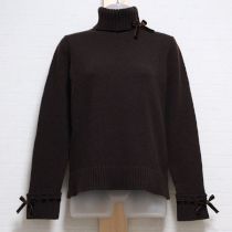 こげ茶ベロアリボン使いタートルセーター【9号】