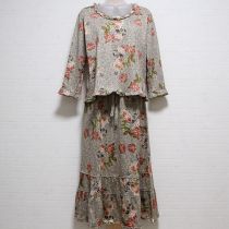 カーキ系薔薇柄カットソー上下バッグ付き