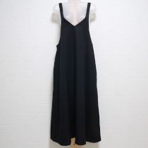 黒ジャンパースカート