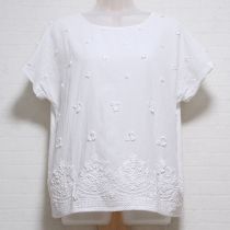 オフ白小花刺繍ローン使いカットソー