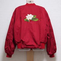 赤マグノリア刺繍ブルゾン