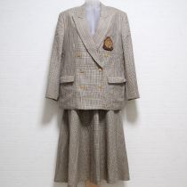 ベージュ系チェックエンブレムスーツ