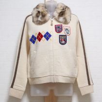 生成ファー使いワッペンカーディガン