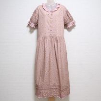 【ゆったり】ピンク薔薇柄ピコフリル使いワンピース