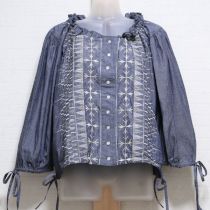 ブルー幾何学模様刺繍ブラウス【F】