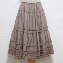 ベージュチュール使いローンレイヤースカート