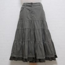 グレー系ピコフリル使いスカート