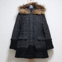 黒系レース使いファー付きツイードコート