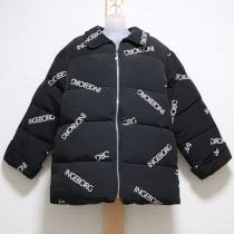 黒ロゴプリントダウンコート
