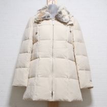 ベージュラビットファー使いダウンコート