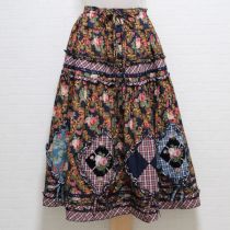 紺スコッティローズパッチワークスカート