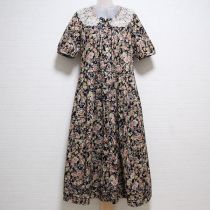黒ソルボンヌの花たちプリントワンピース