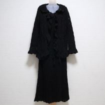 黒模様編みカーディガン&ワンピース