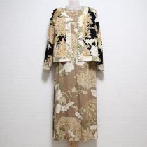 黒夕顔と稲穂縮緬ジャケット&ベージュワンピース