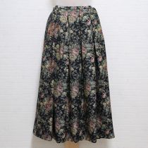 黒薔薇柄ゴブランスカート