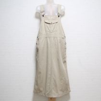 ベージュロゴ刺繍サロペットスカート