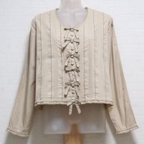 ベージュリボン付きピンタックブラウス