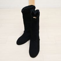 黒フリル使いフェイクスウェードブーツ