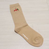 ベージュチェリー刺繍ソックス