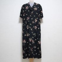 黒花かごプリントポリワンピース