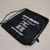 黒ロゴ巾着リュック