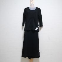黒ネームタグ使いカットソー上下
