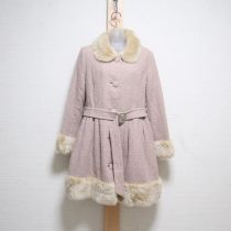 ピンクフェイクファー使いニードルパンチレースコート