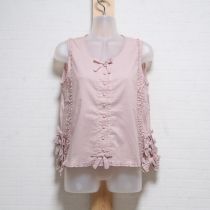 ピンクリボン使いノースリブラウス
