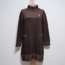 茶うさぎワンポイント刺繍入りタートルニットチュニック