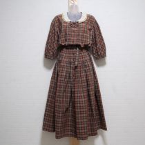 茶系チェックワンピース