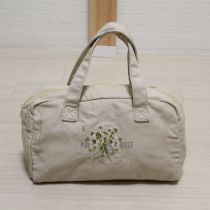 ベージュ白つめ草刺繍バッグ