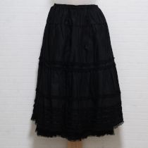 黒チュール使いローンレイヤースカート