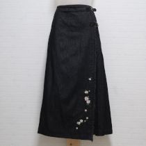黒花刺繍デニムキルトスカート