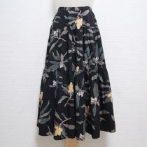黒びわ柄スカート