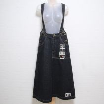 黒ネーム付きジャンパースカート