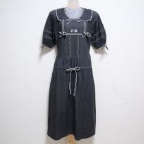 黒ロゴ刺繍デニムワンピース