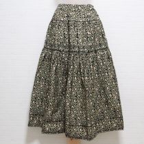 黒蔓薔薇スカート