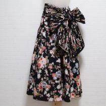 黒花柄スカートサッシュ付き