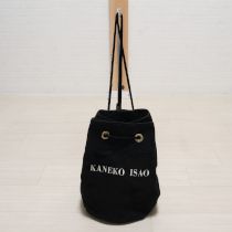 黒ロゴ入り巾着リュック